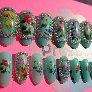 Green Mint Floral Rhinestone Oval Press on Nails